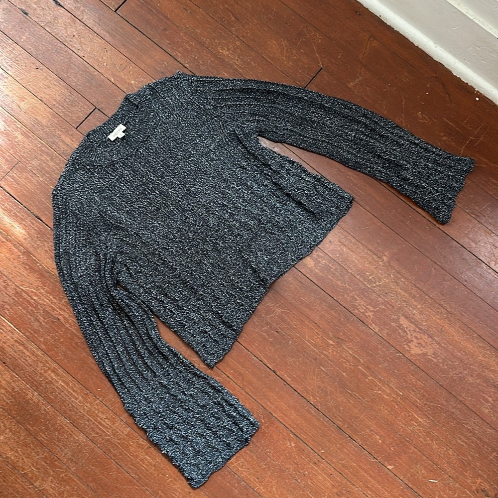 Pilcro / Anthropologie Black Metallic Bell Sleeve Crop Sweater Size Medium - Picture 5 of 5